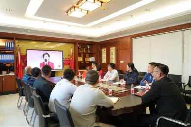 永发集团党支部组织观看《榜样7》主题党日活动